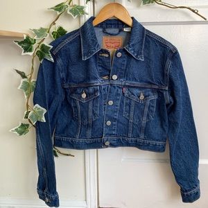 Levi’s Cropped Trucker Jean Jacket ❤️
